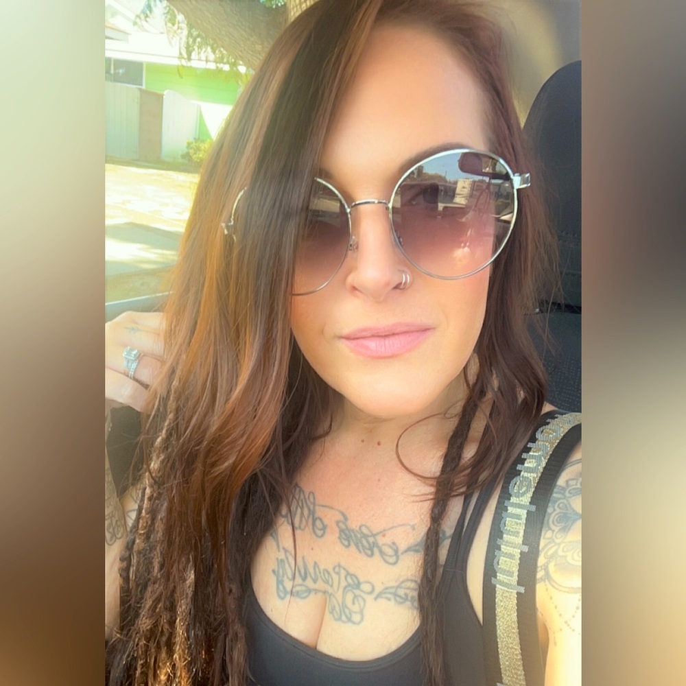 Meet your Posher, April